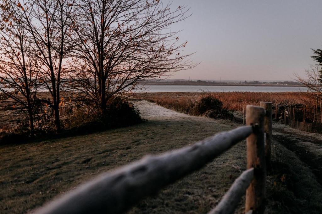 The Ferry House Bed & Breakfast Eastchurch Eksteriør bilde